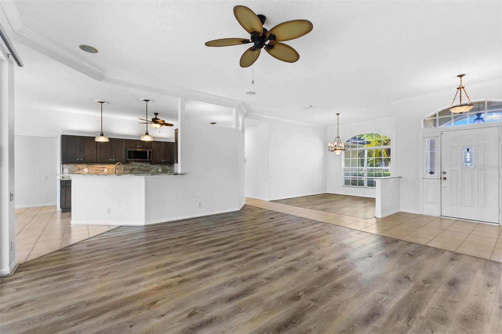 CALUSA LAKES - Residential