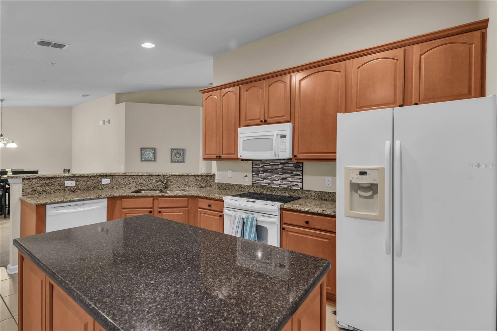 PROMENADES AT BELLA TRAE A CONDO - Residential