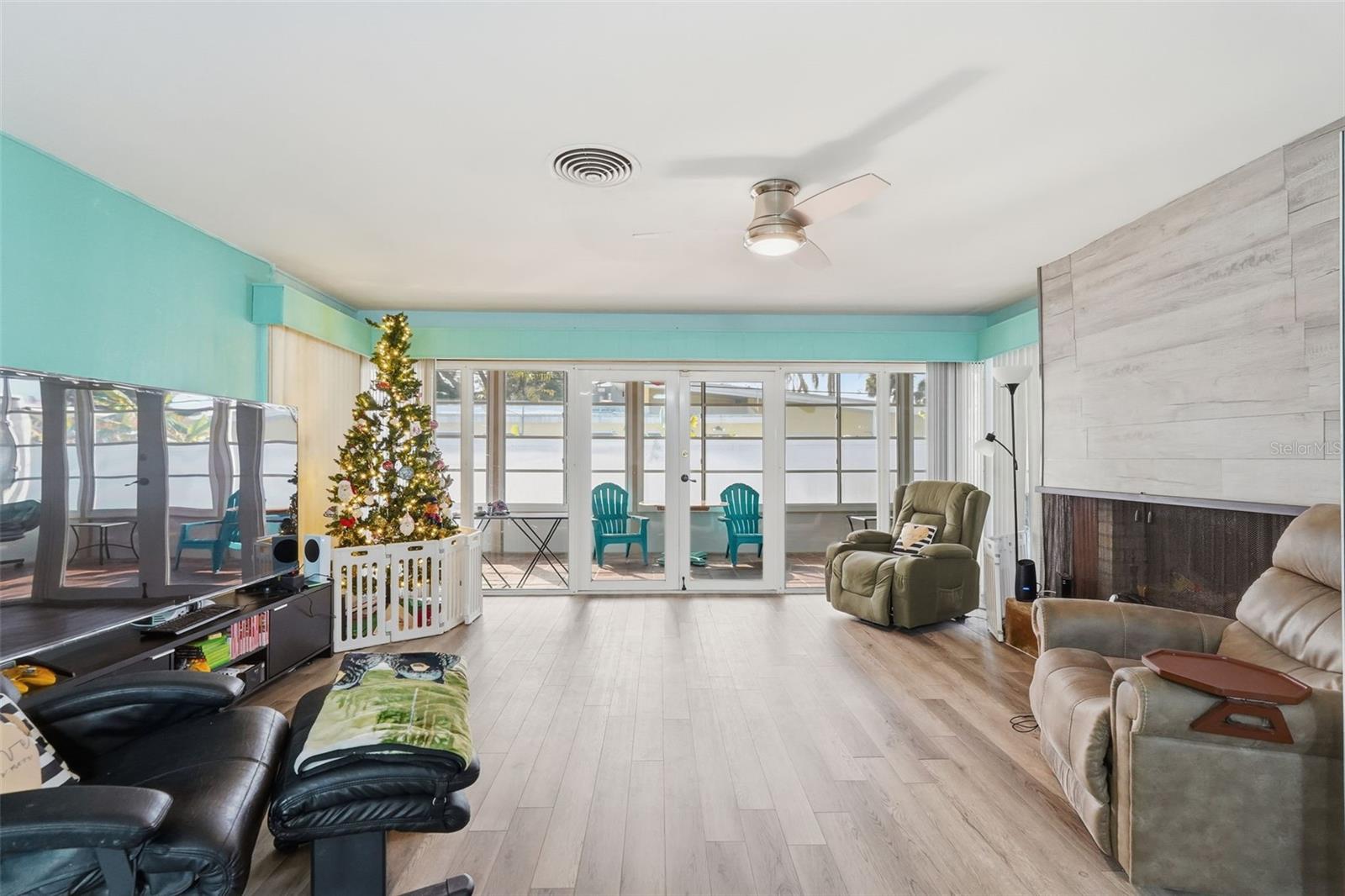 MAXIMO MOORINGS - Residential