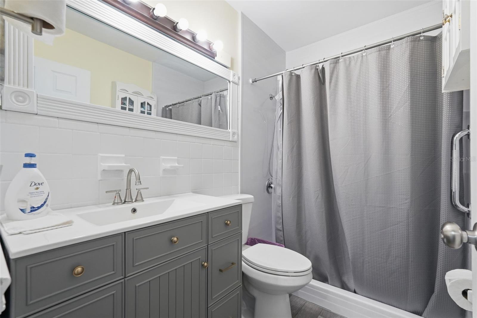 MAXIMO MOORINGS - Residential