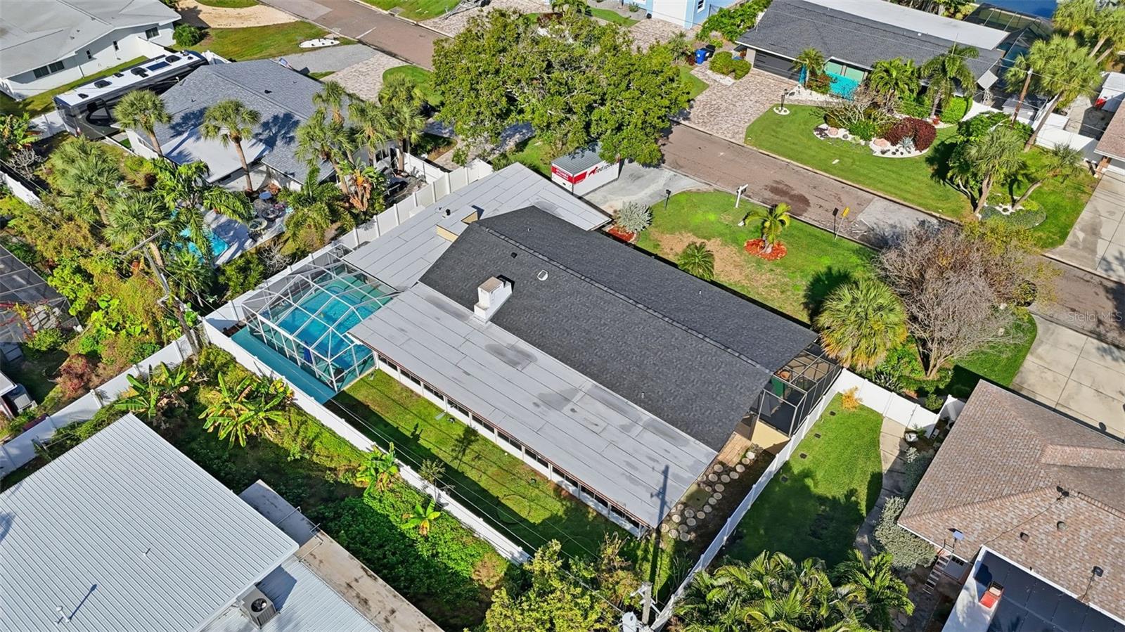 MAXIMO MOORINGS - Residential