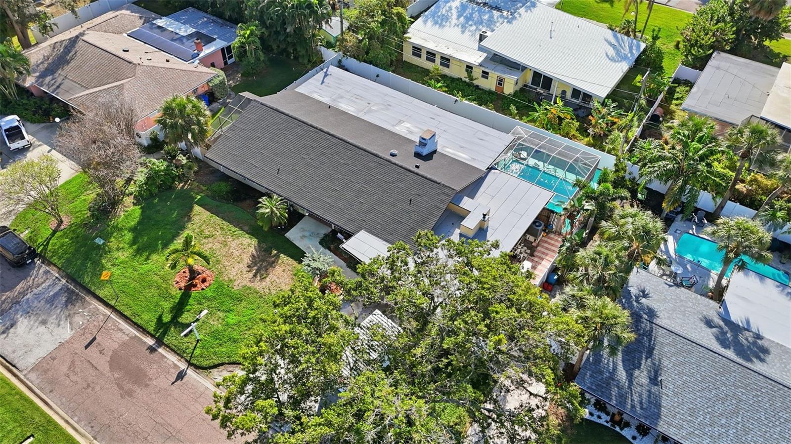 MAXIMO MOORINGS - Residential