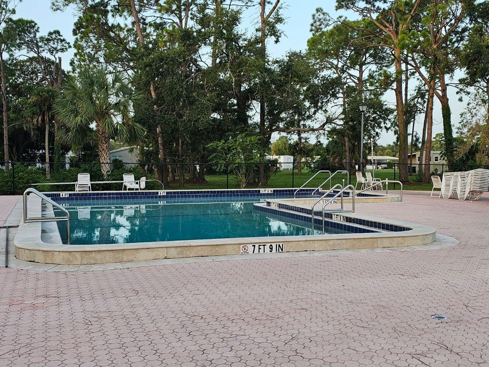 HOLIDAY PARK - Land