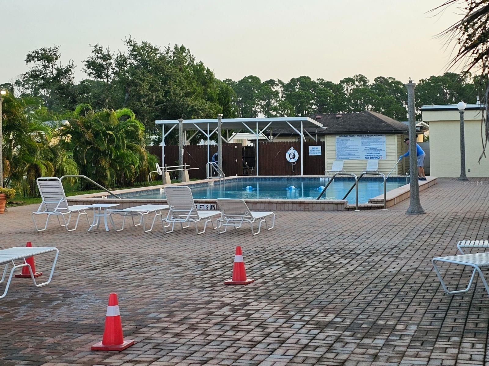 HOLIDAY PARK - Land