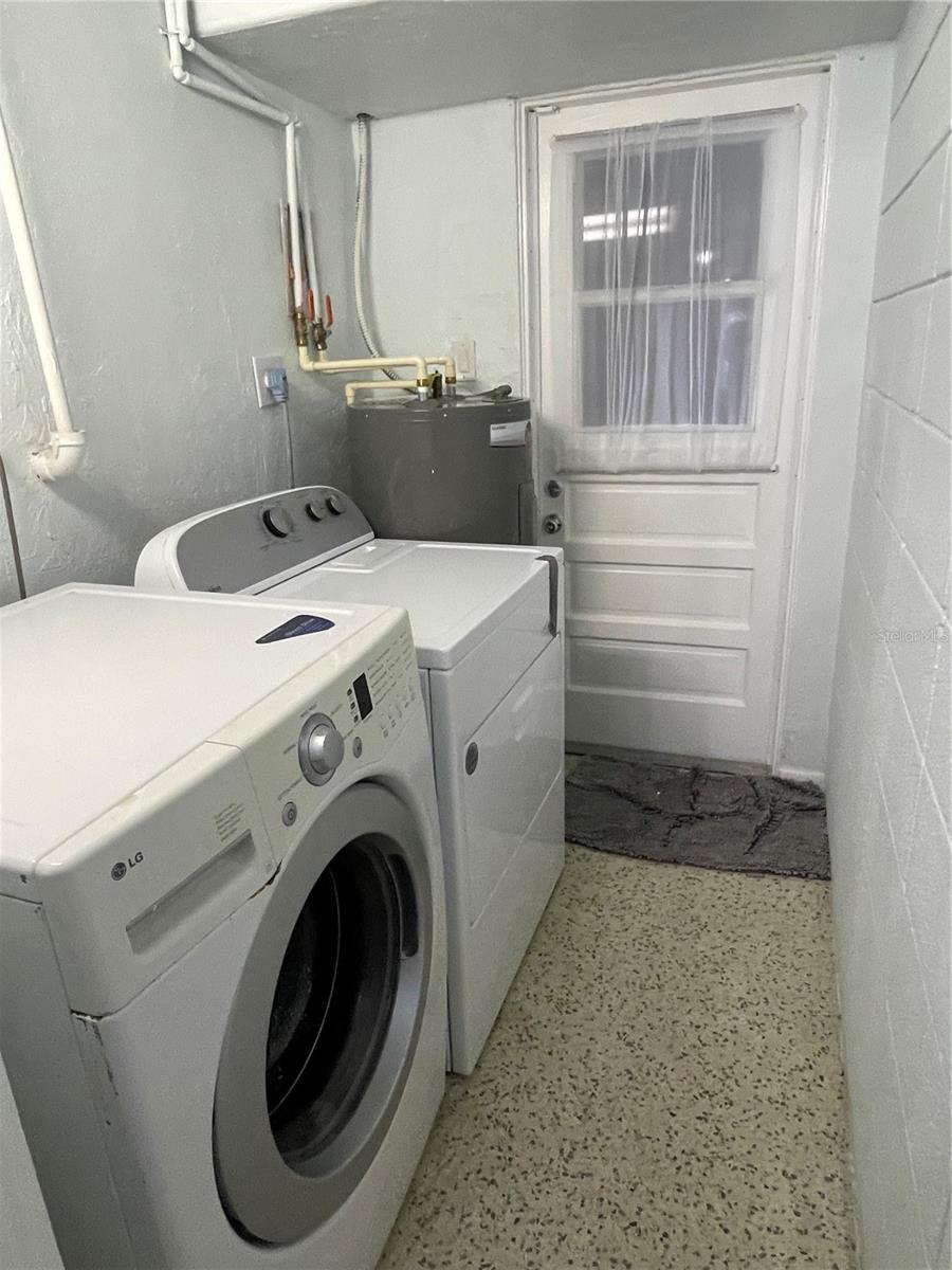 0273-SMITHS E A RESUB LOT 2 & SUB OF LOT 6 - Residential Income