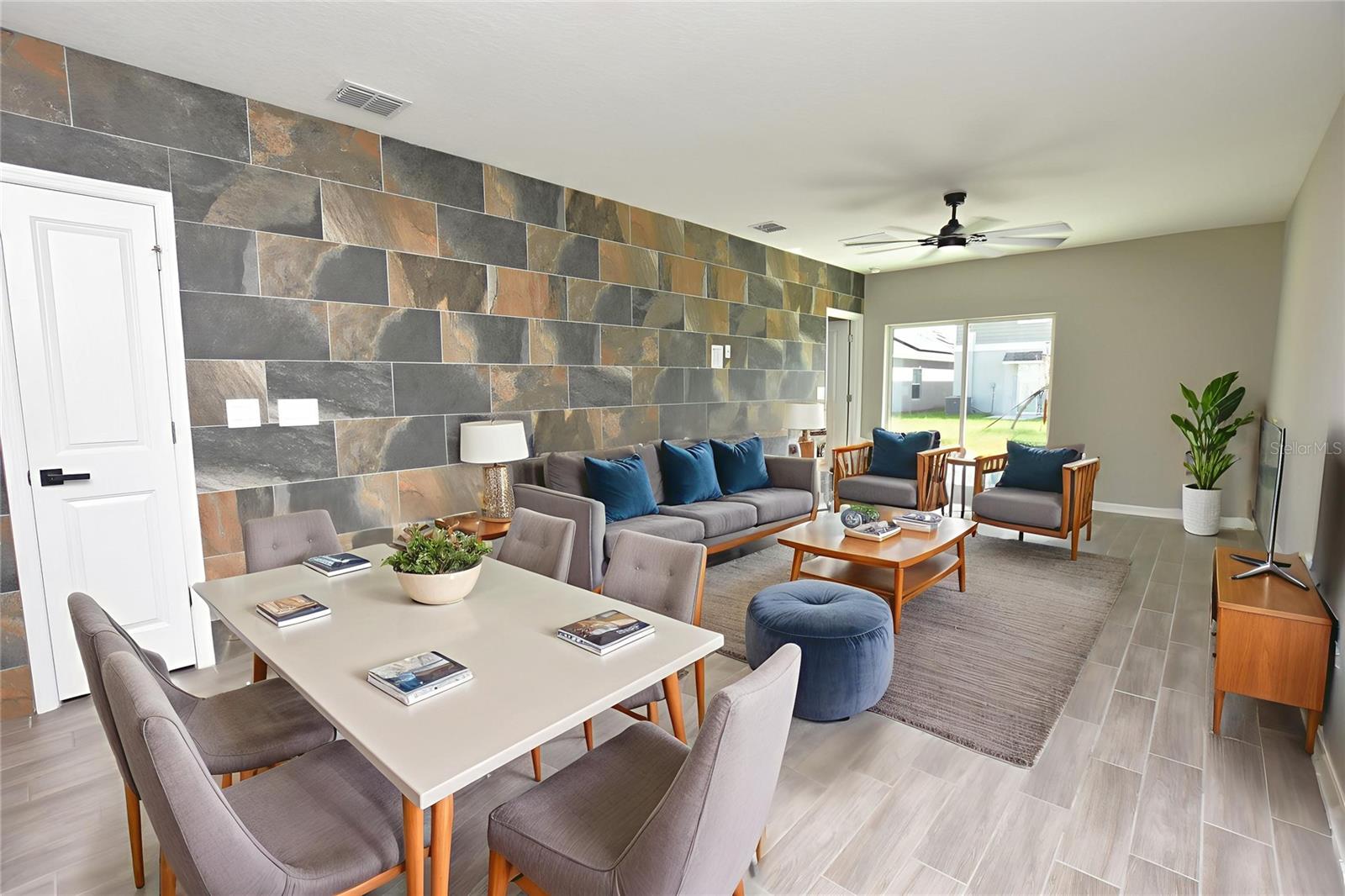 BELLA VITA PH 1A 1B-1 - Residential Lease