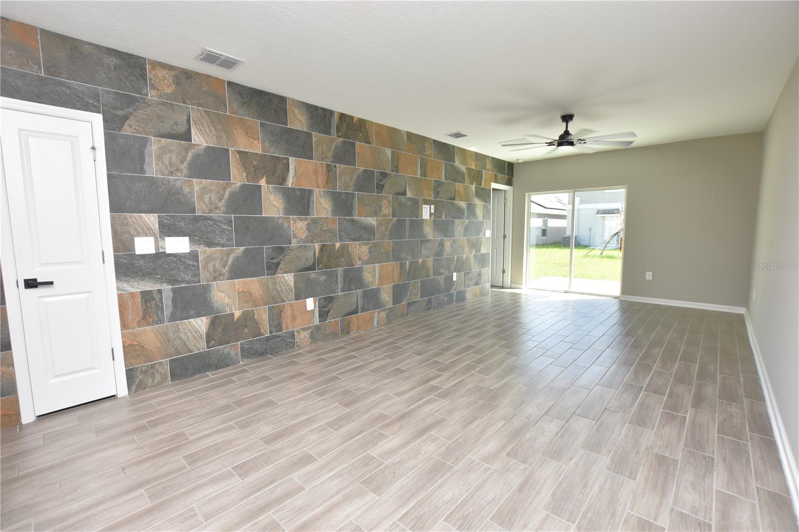 BELLA VITA PH 1A 1B-1 - Residential Lease