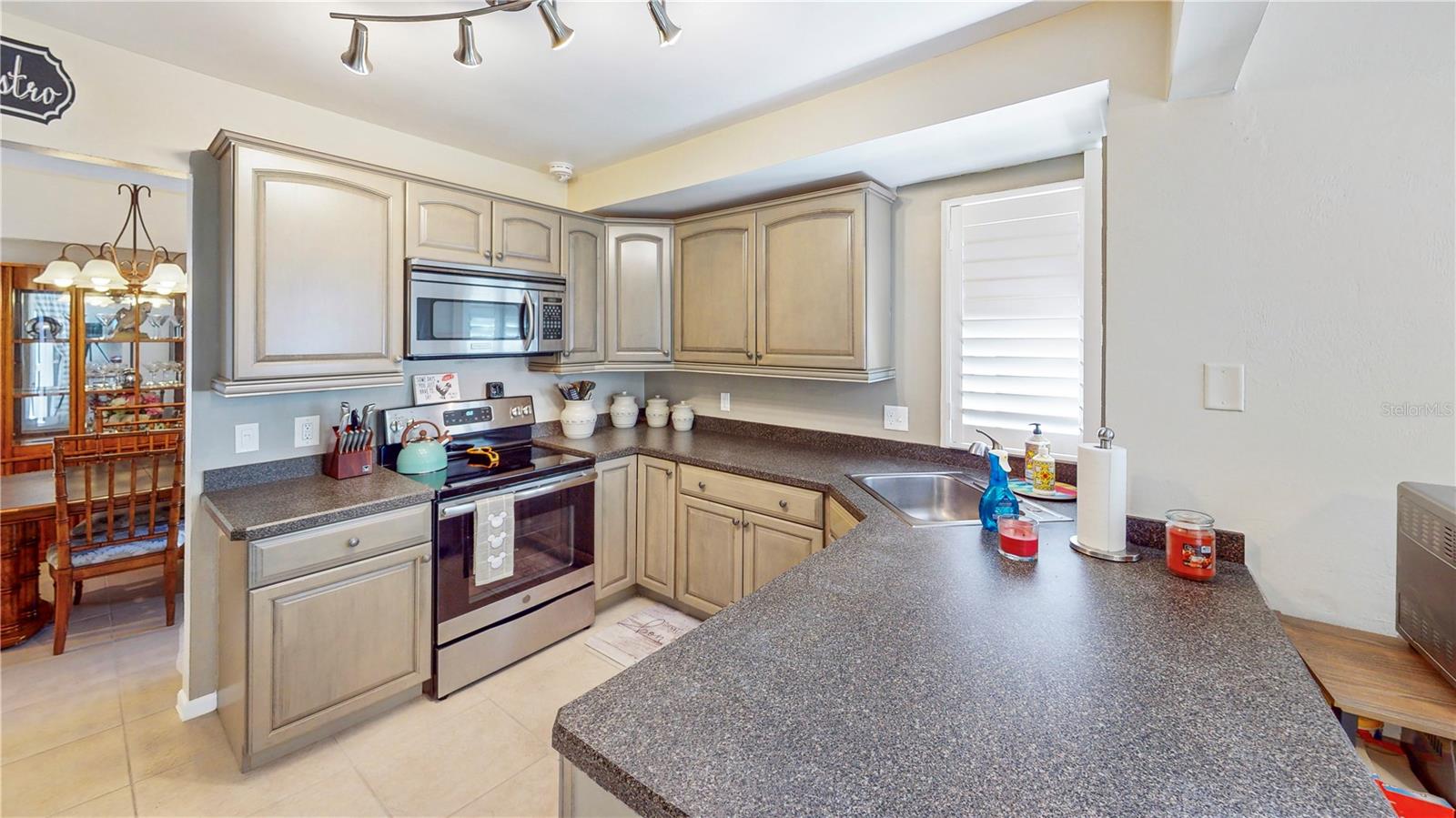 THE FAIRWAYS CONDO - Residential