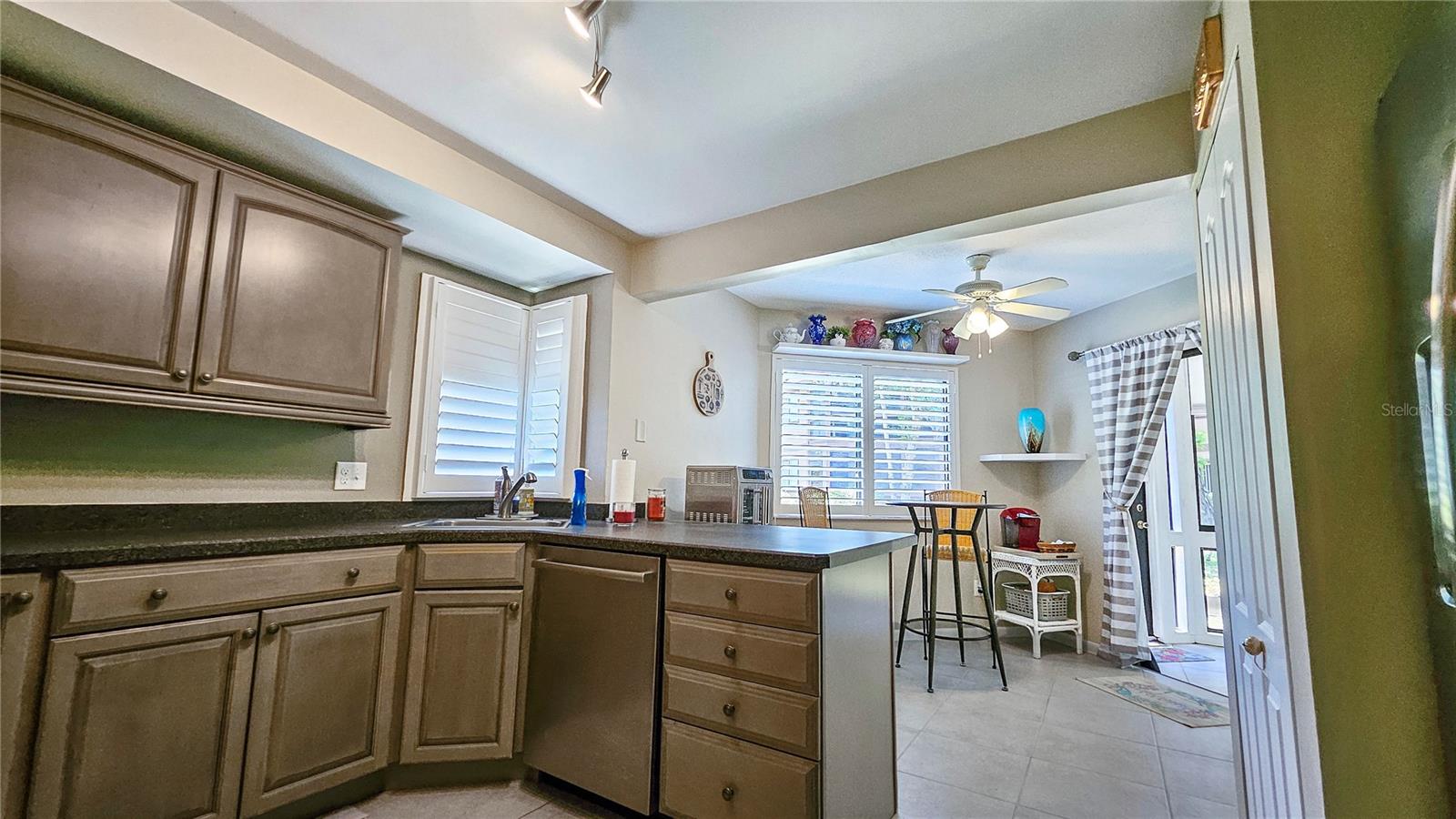 THE FAIRWAYS CONDO - Residential