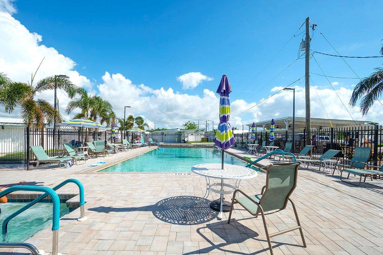 MOBILE ESTATES - Residential