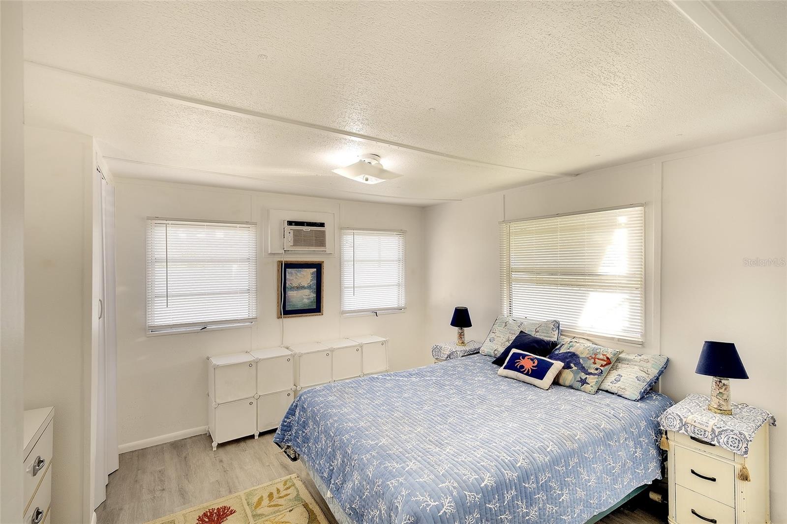 MOBILE ESTATES - Residential