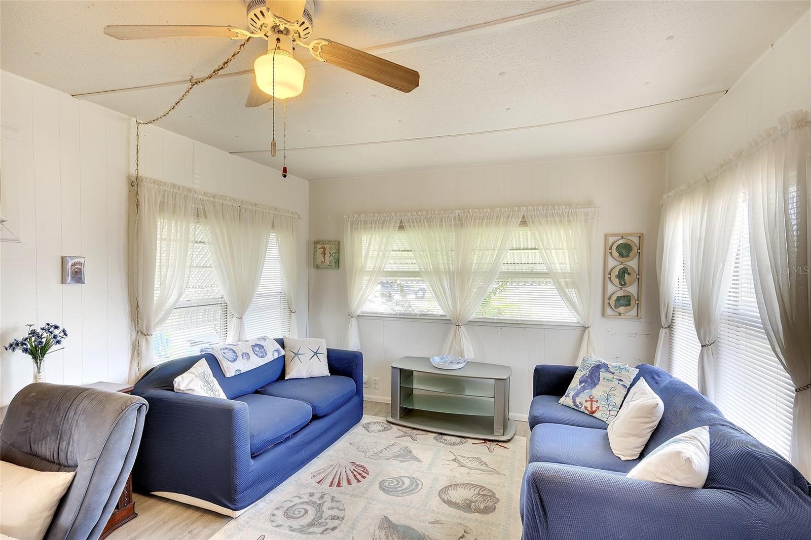 MOBILE ESTATES - Residential