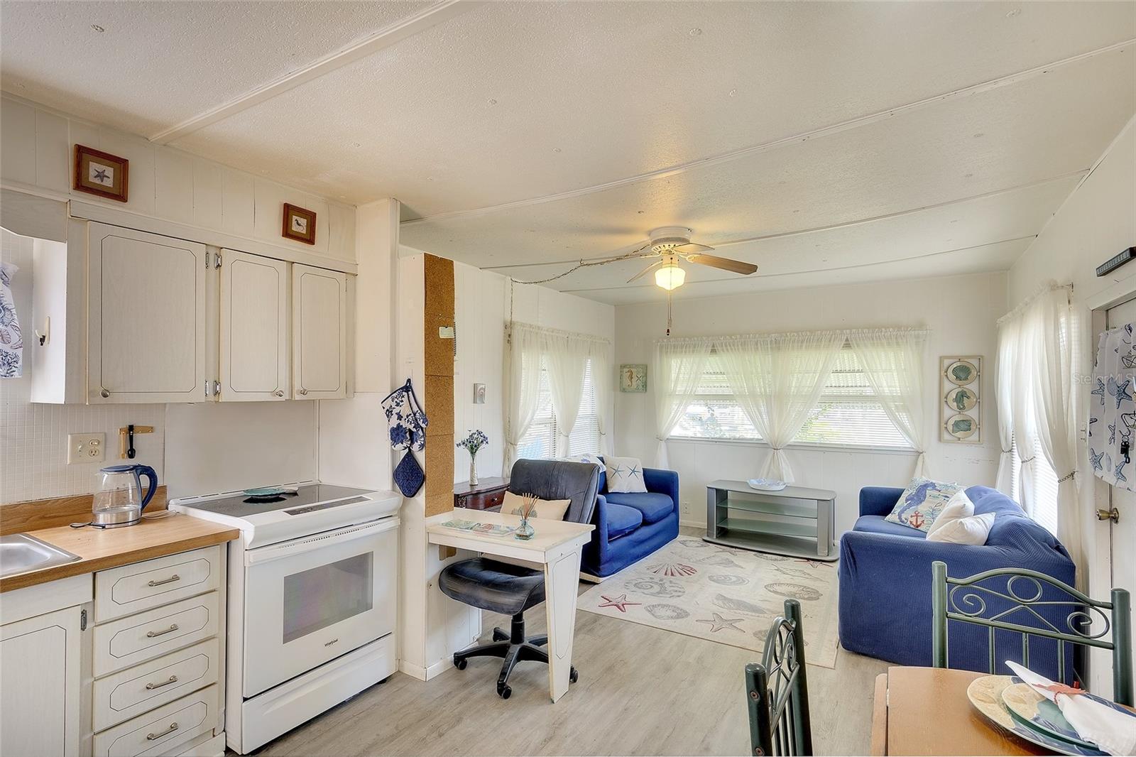 MOBILE ESTATES - Residential