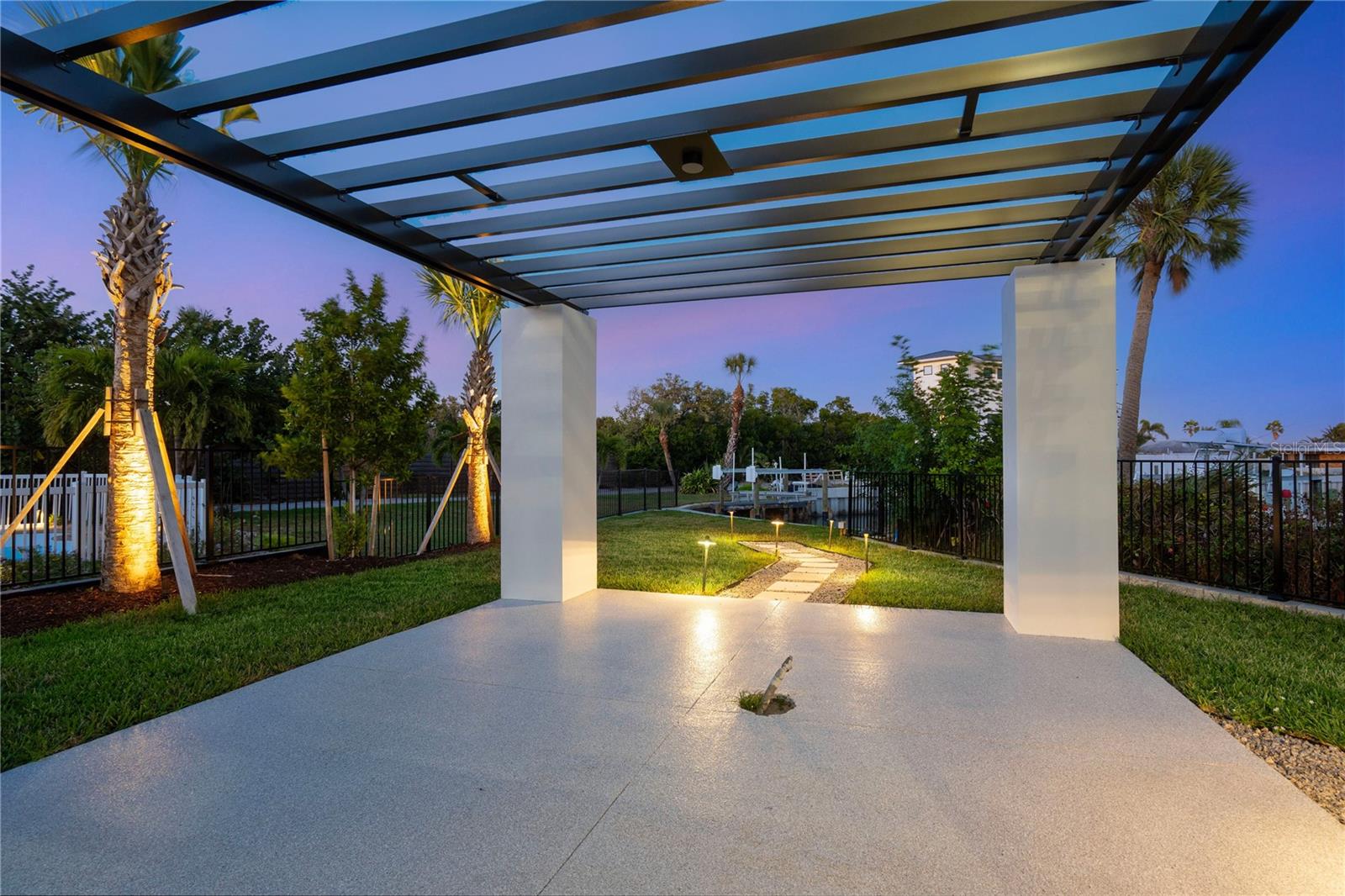 LONGBOAT KEY ESTATES - Residential