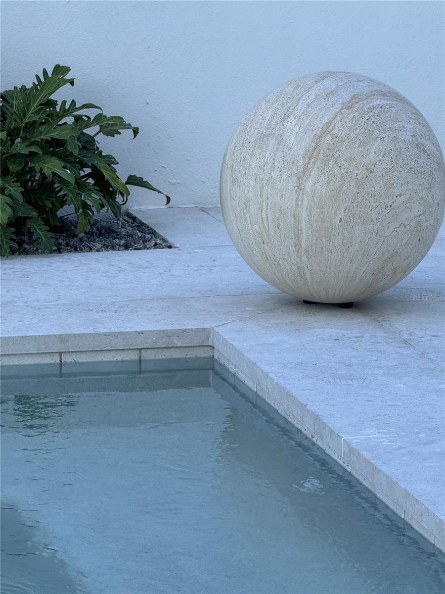 LONGBOAT KEY ESTATES - Residential