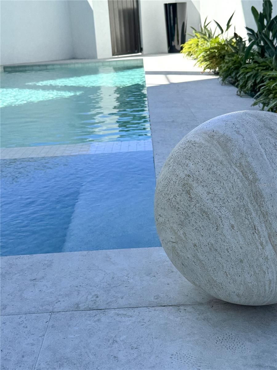 LONGBOAT KEY ESTATES - Residential