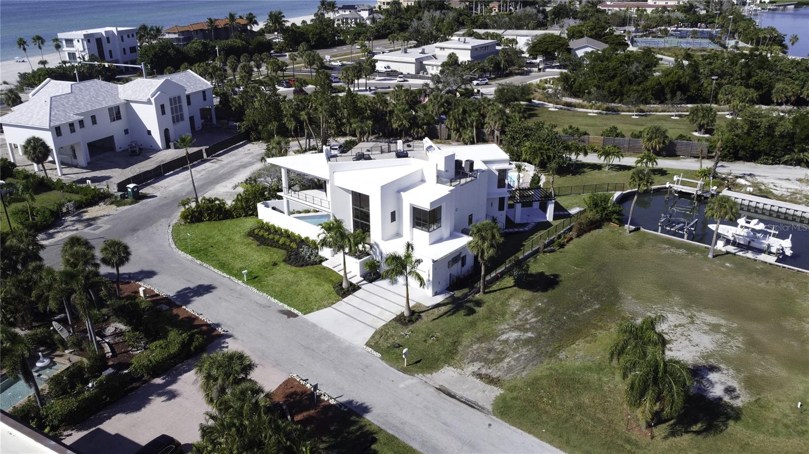 LONGBOAT KEY ESTATES - Residential