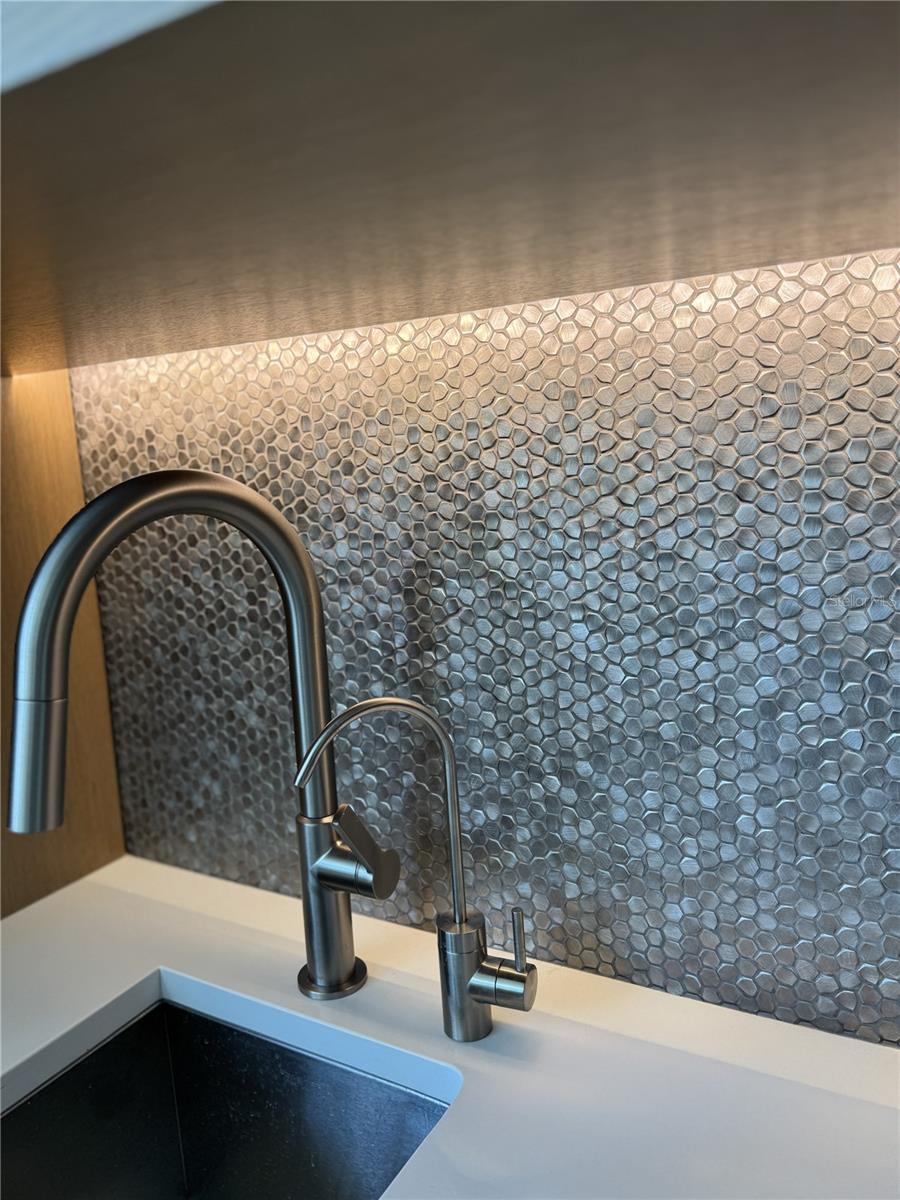 LONGBOAT KEY ESTATES - Residential