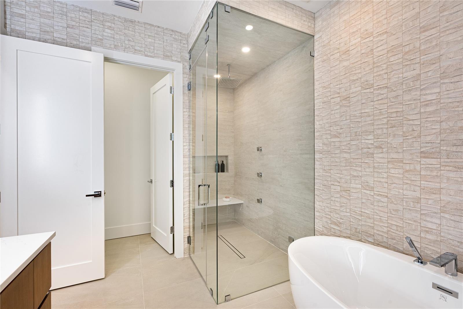 LONGBOAT KEY ESTATES - Residential