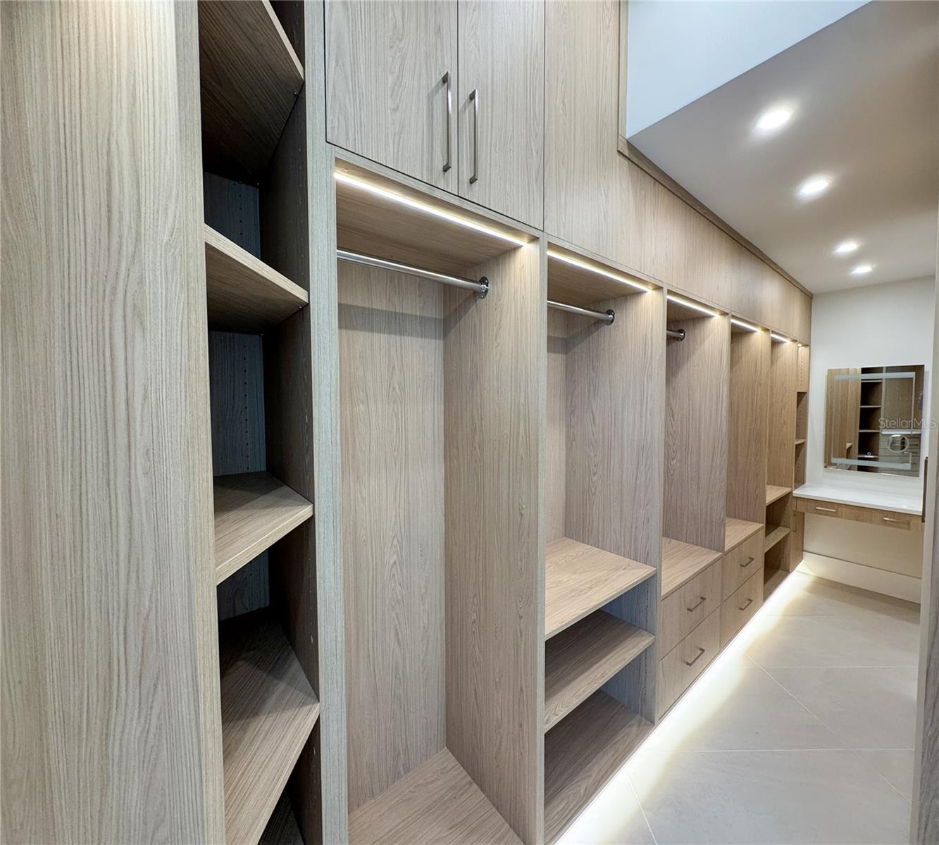 LONGBOAT KEY ESTATES - Residential