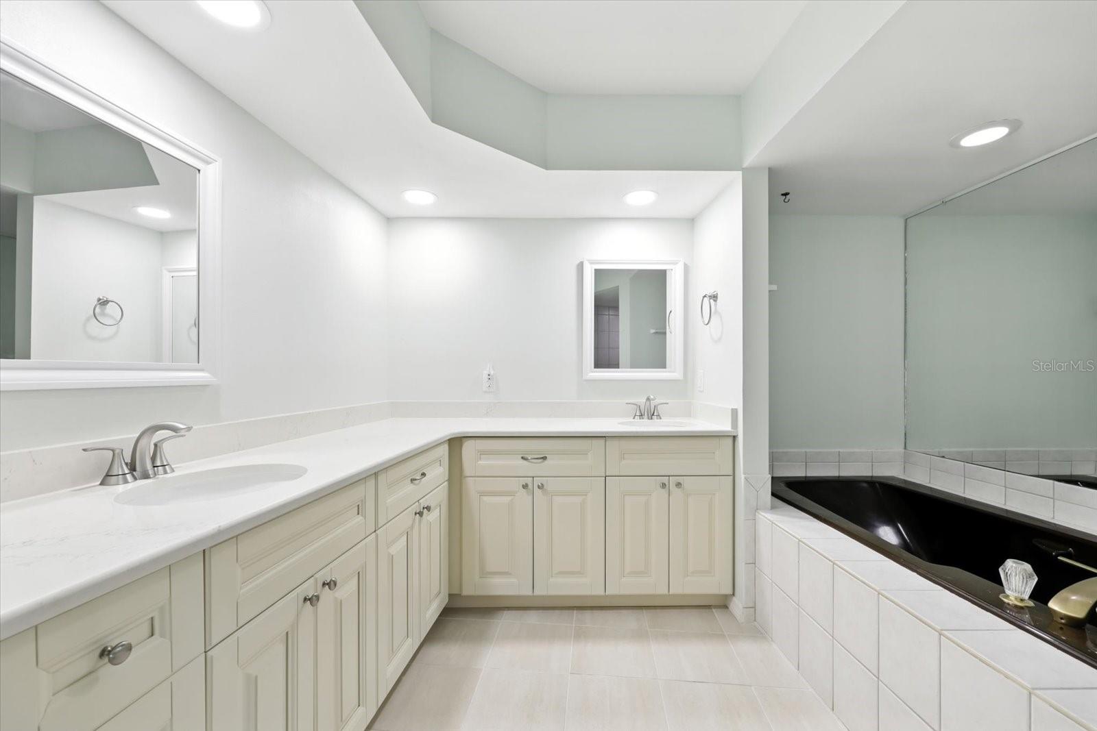 FEATHER SOUND CUSTOM - Residential