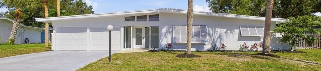 SOUTH GATE MANOR - Residential