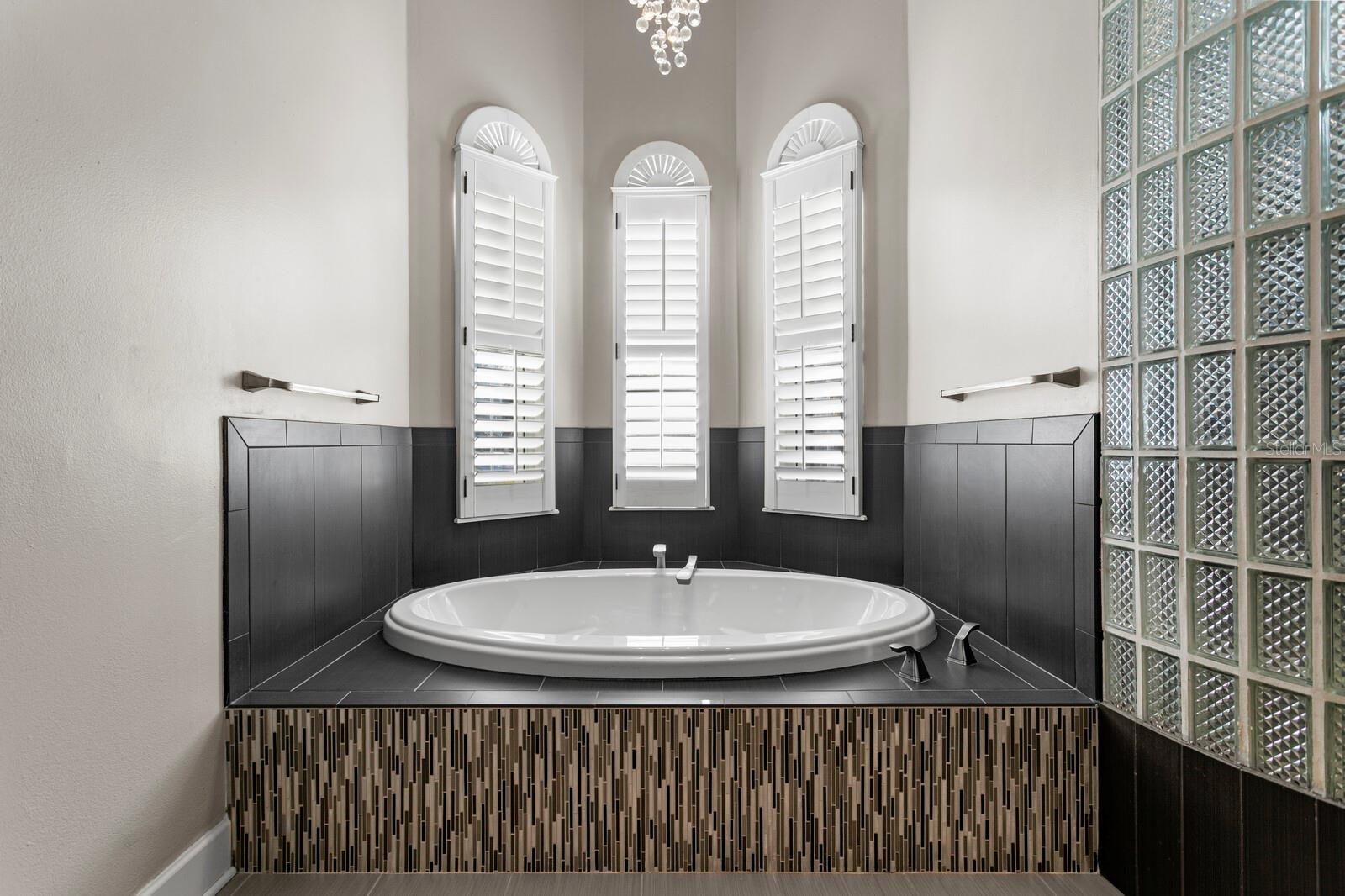 TAMPA PALMS 4A UNIT 2C 2D - Residential