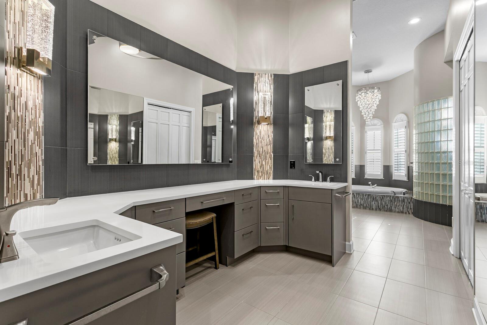 TAMPA PALMS 4A UNIT 2C 2D - Residential