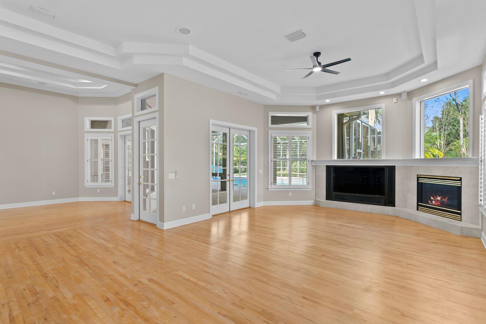 TAMPA PALMS 4A UNIT 2C 2D - Residential