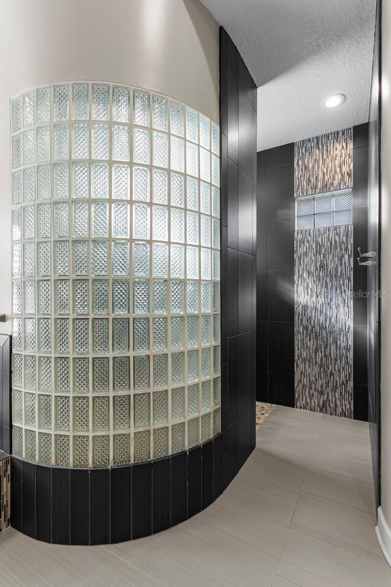 TAMPA PALMS 4A UNIT 2C 2D - Residential