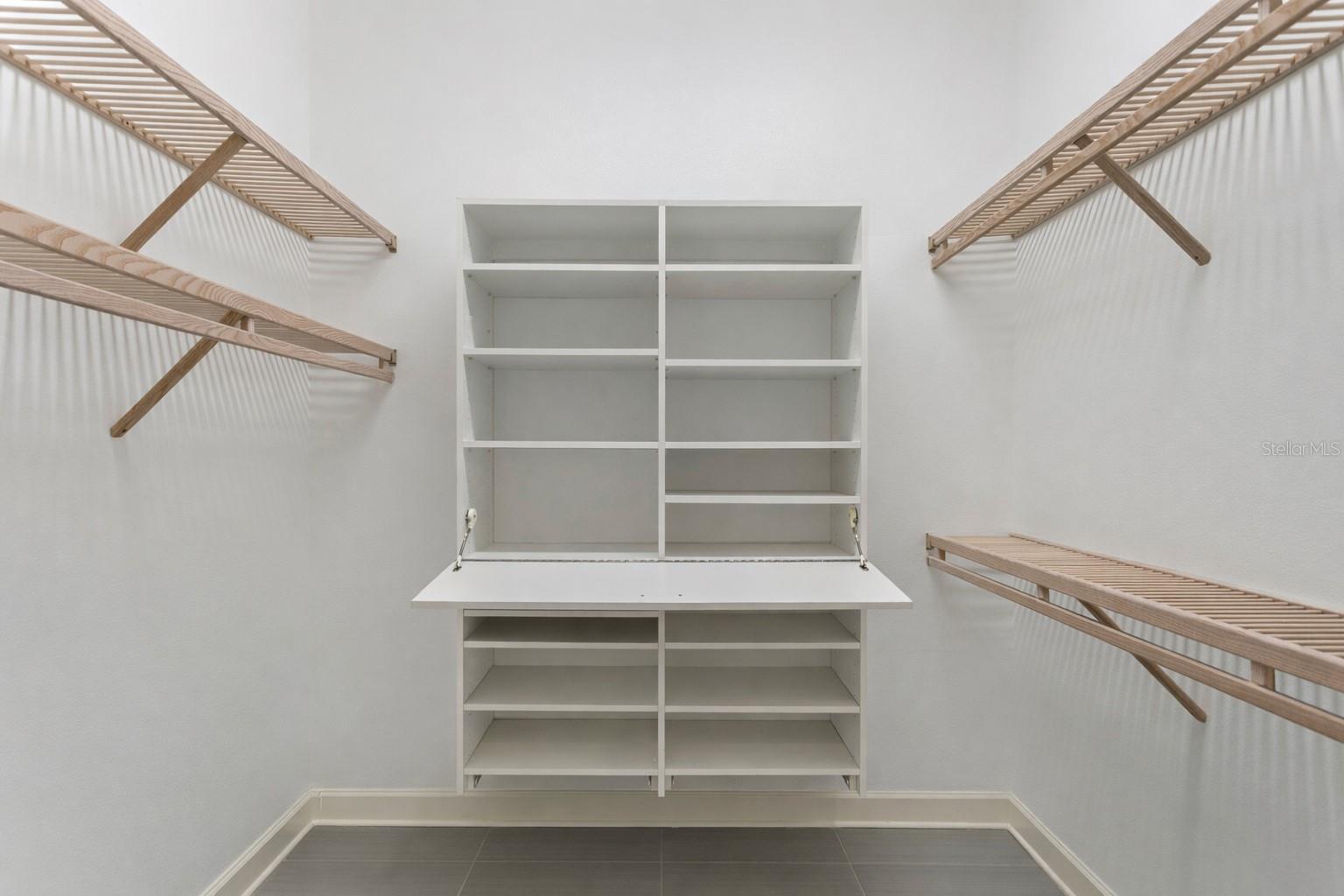 TAMPA PALMS 4A UNIT 2C 2D - Residential