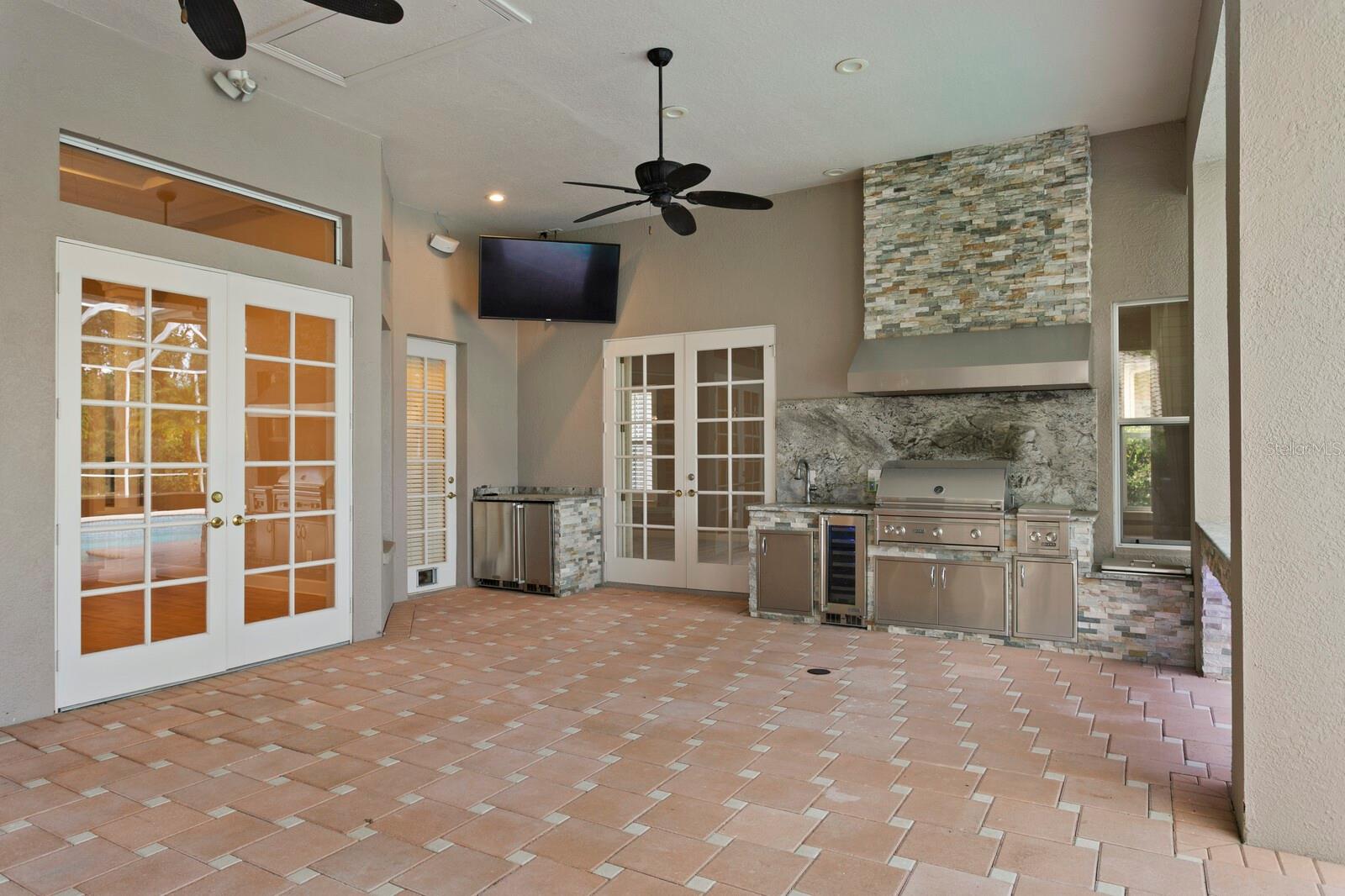 TAMPA PALMS 4A UNIT 2C 2D - Residential