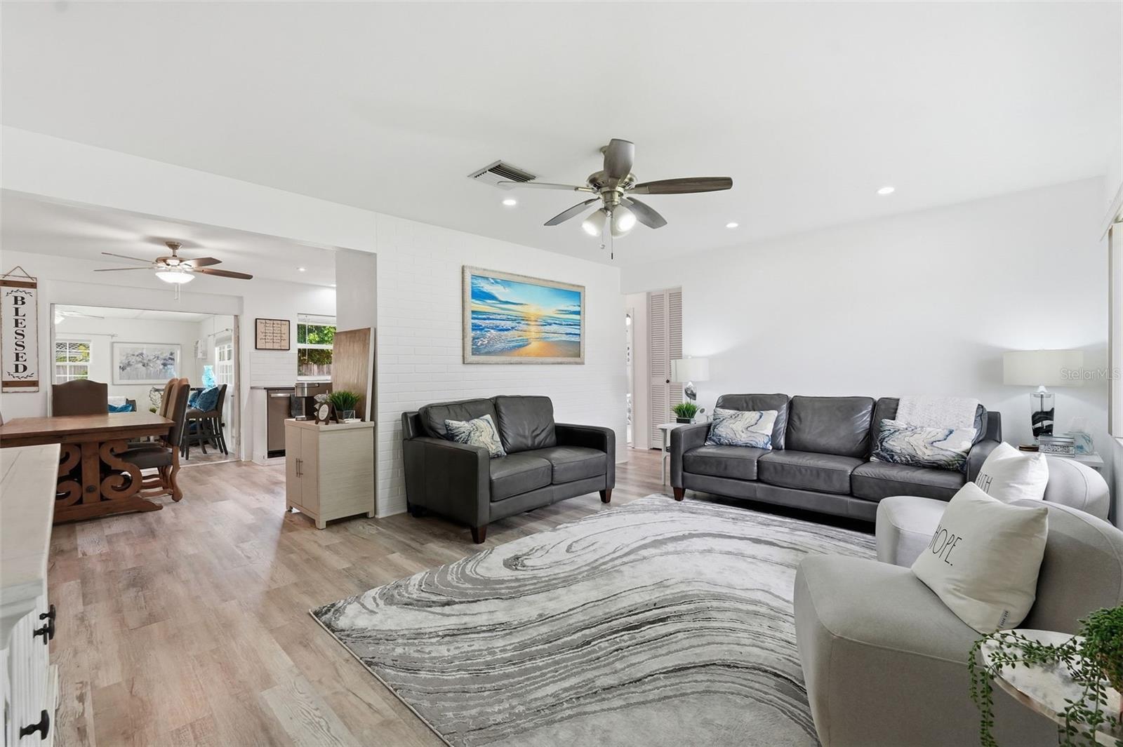 2321 BLACK OAK LANE