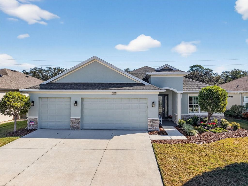 Photo of 8460 Bridgeport Bay Cir, Mount Dora, FL 32757 (MLS # G5106888)