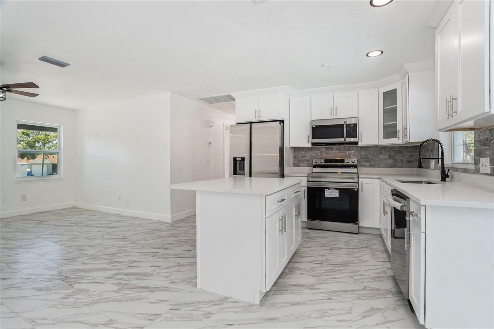 7106 LYNWOOD DRIVE