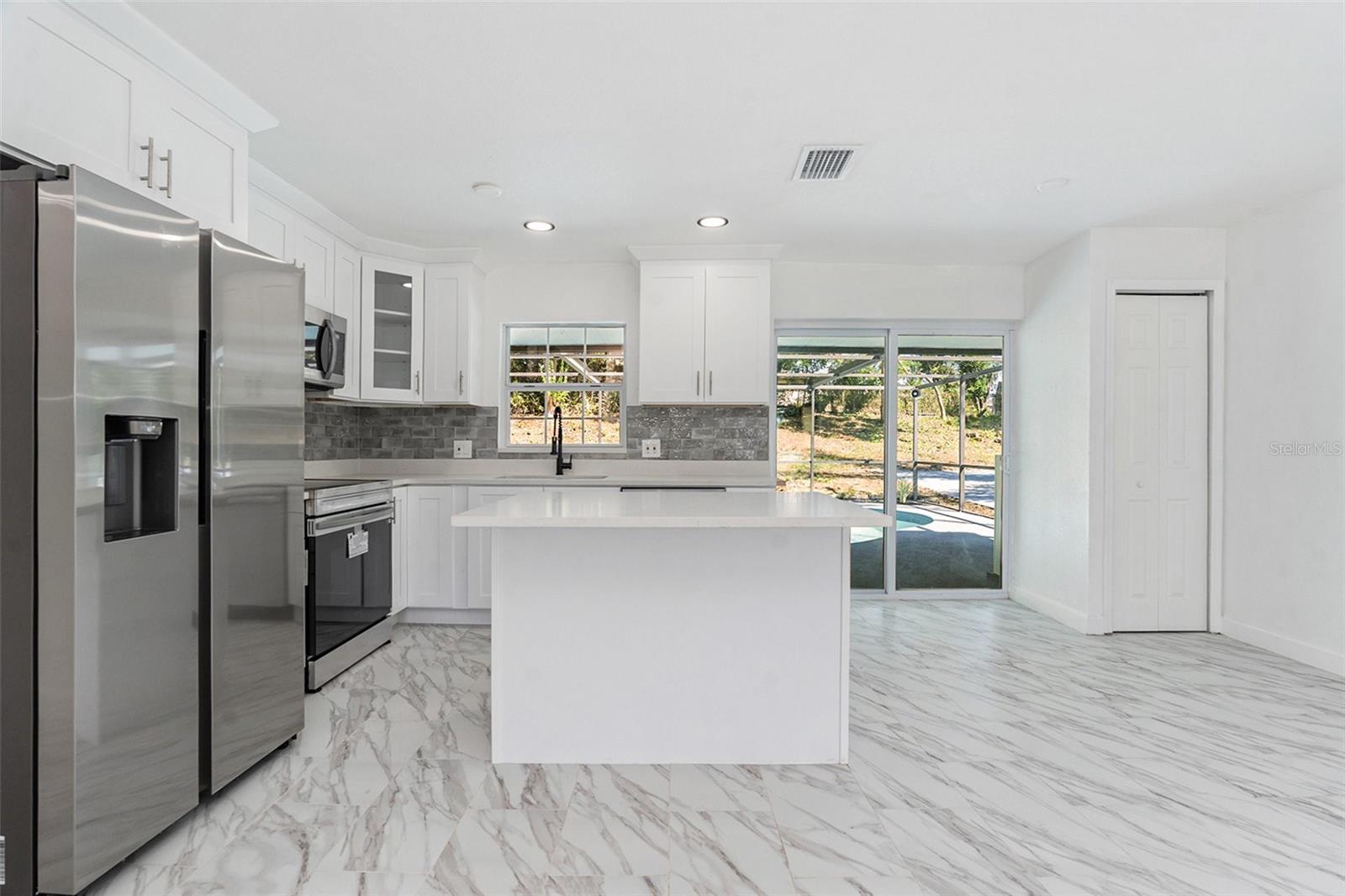 7106 LYNWOOD DRIVE