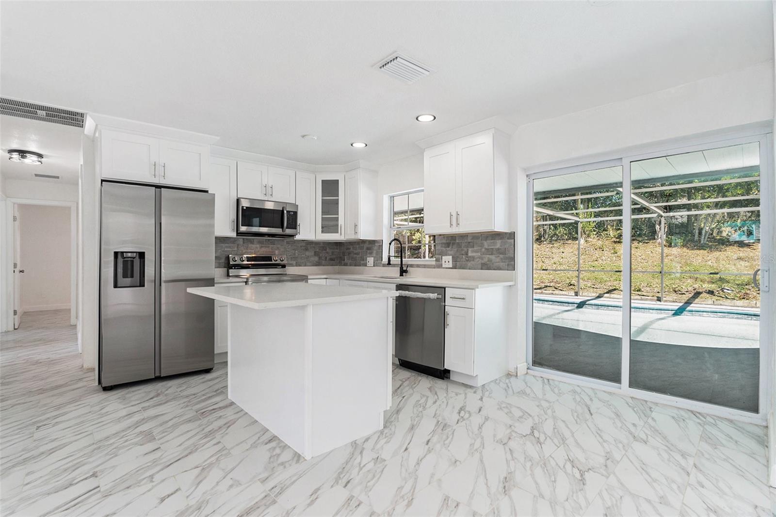 7106 LYNWOOD DRIVE