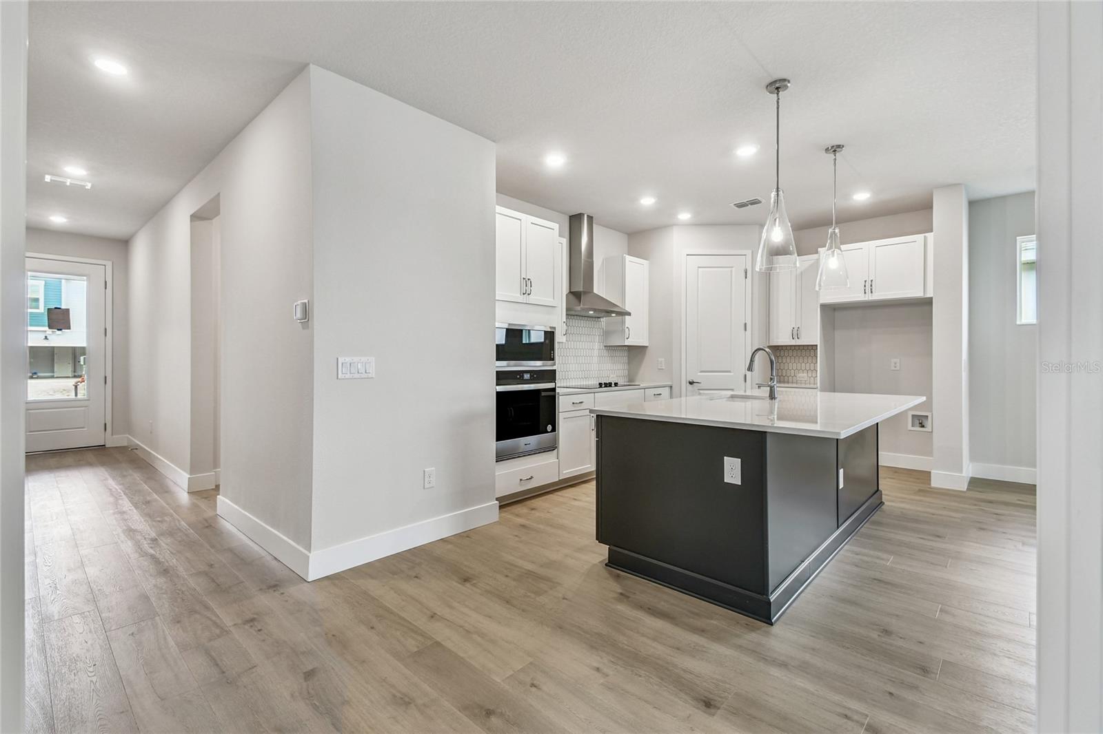 11735 FULL MOON LOOP