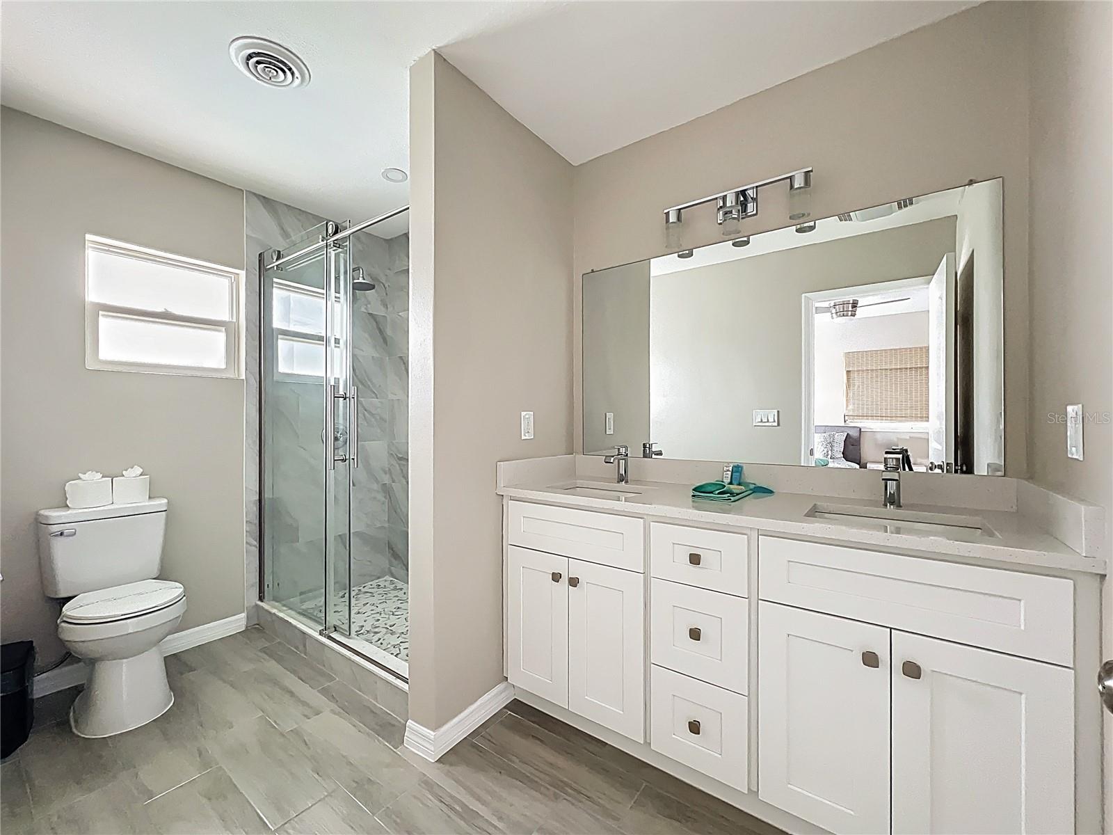 SOUTH VENICE - Residential