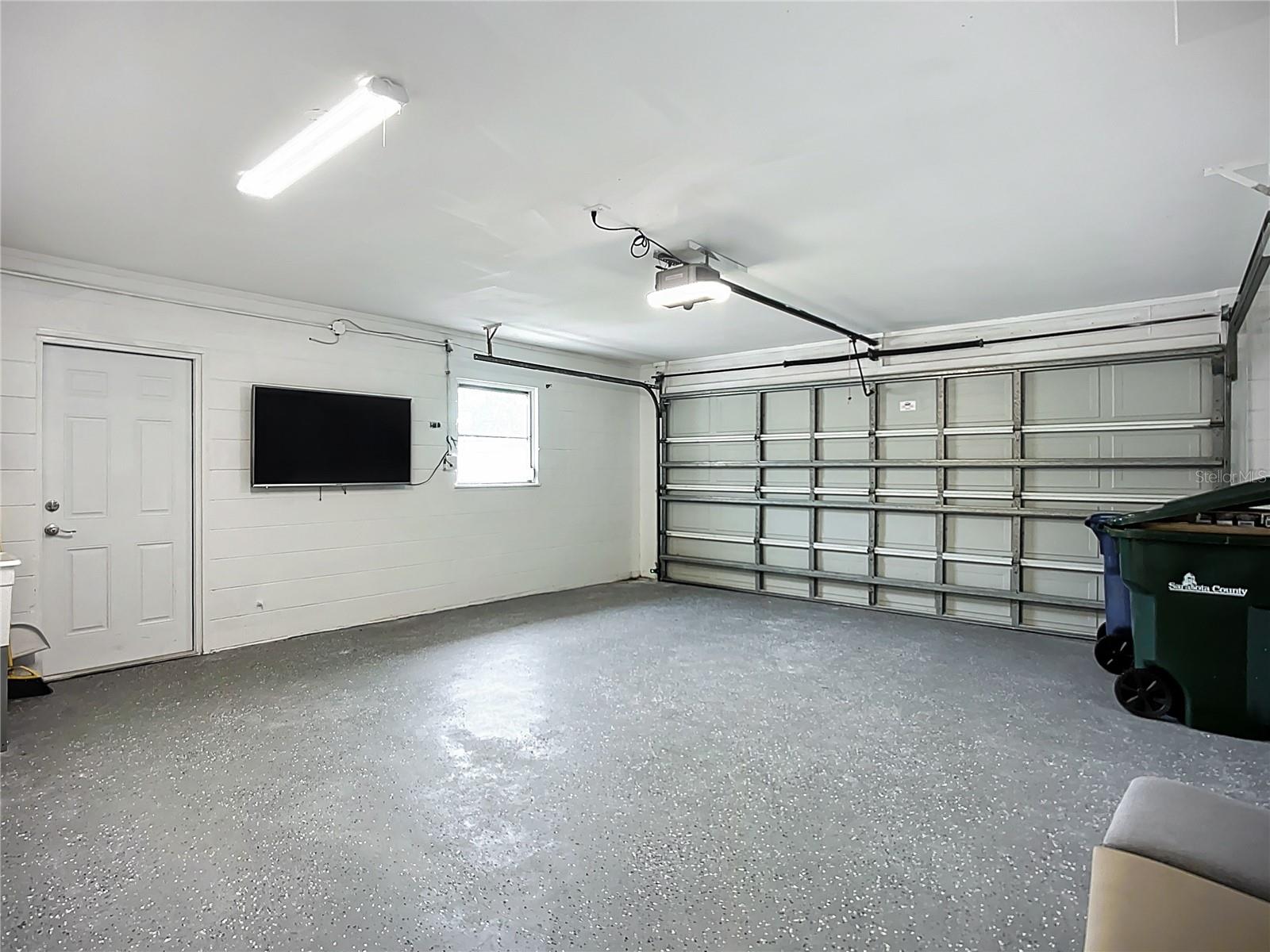 SOUTH VENICE - Residential