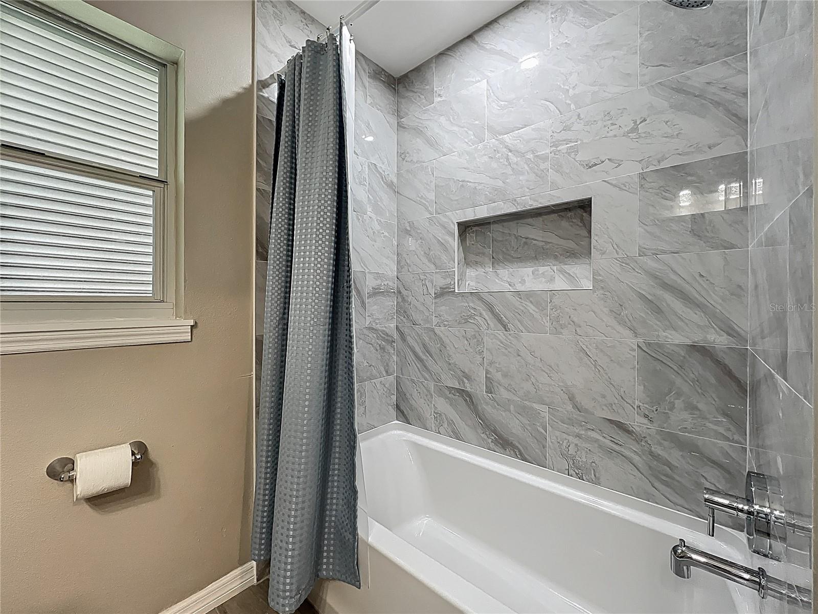 SOUTH VENICE - Residential