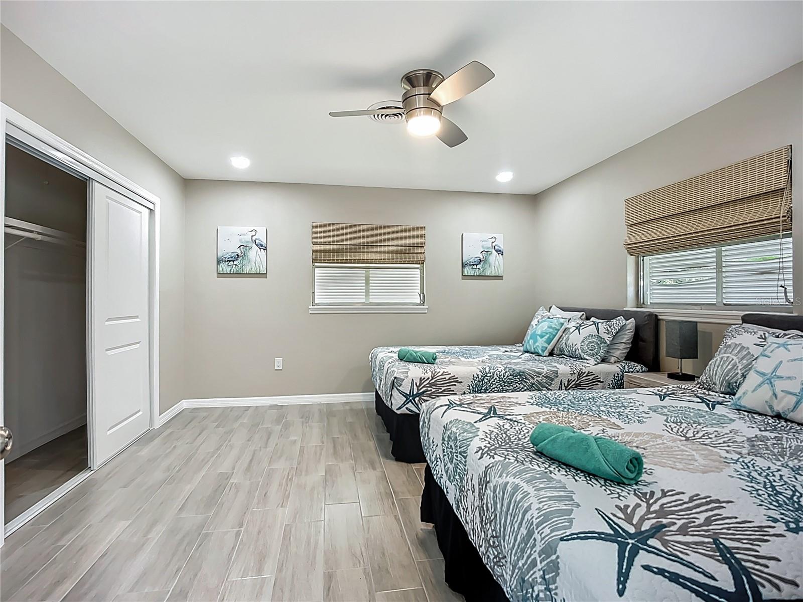 SOUTH VENICE - Residential