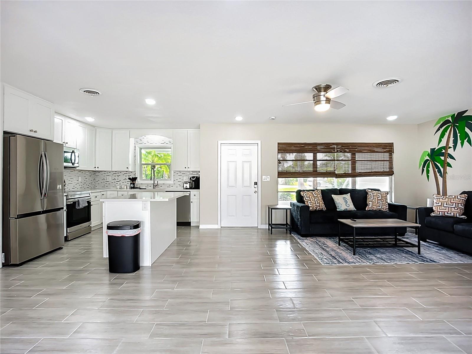 SOUTH VENICE - Residential