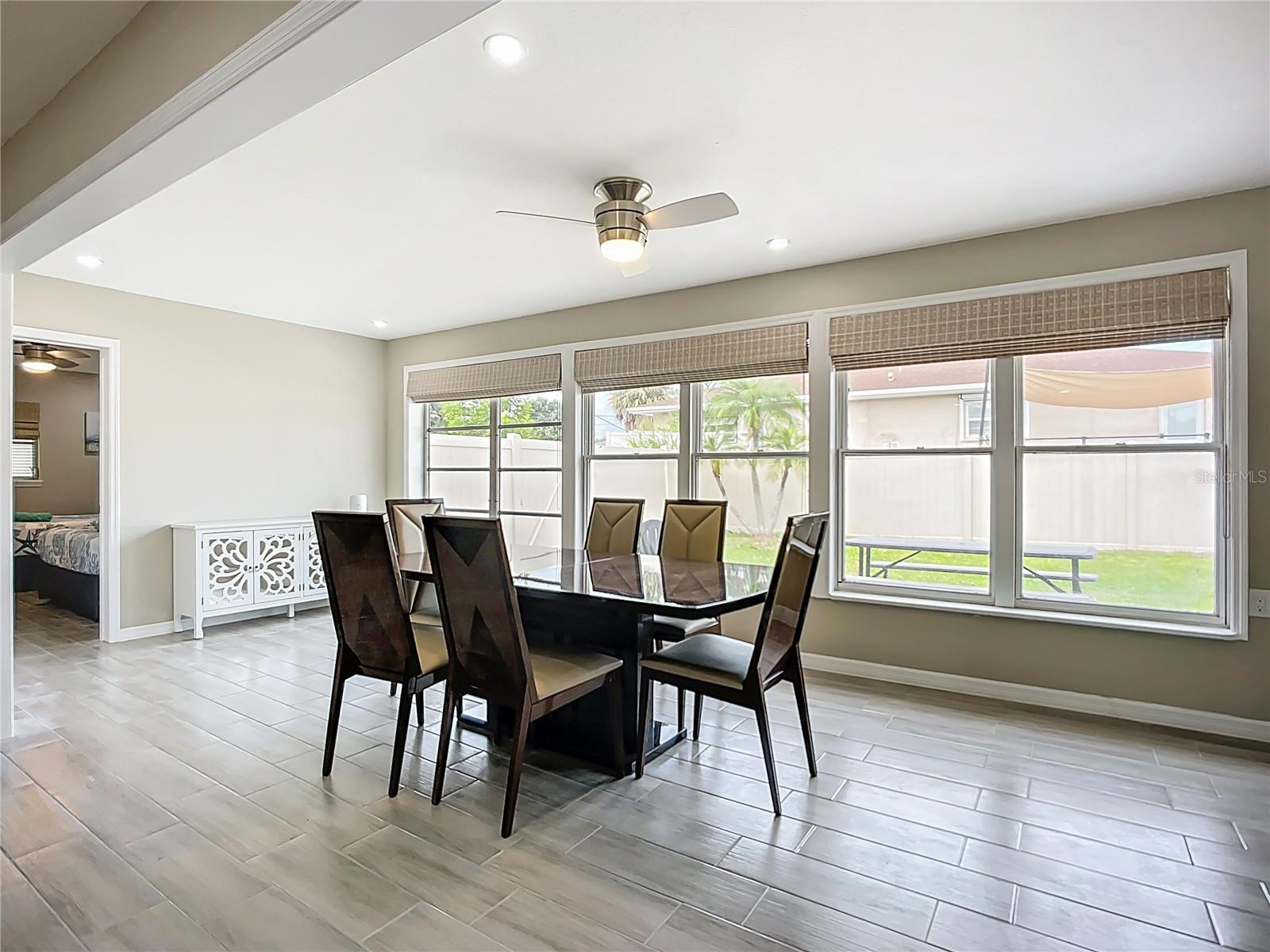 SOUTH VENICE - Residential