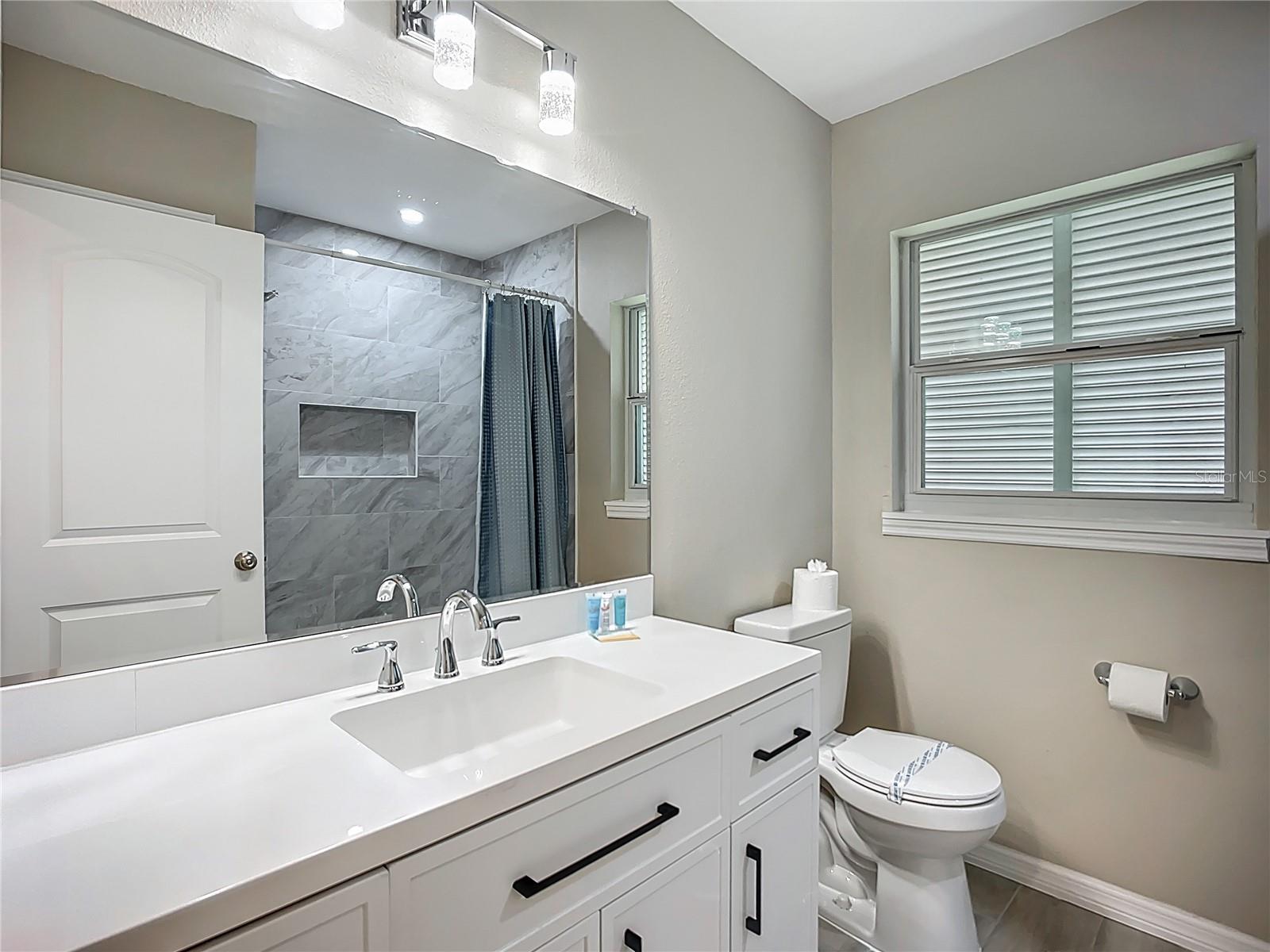 SOUTH VENICE - Residential