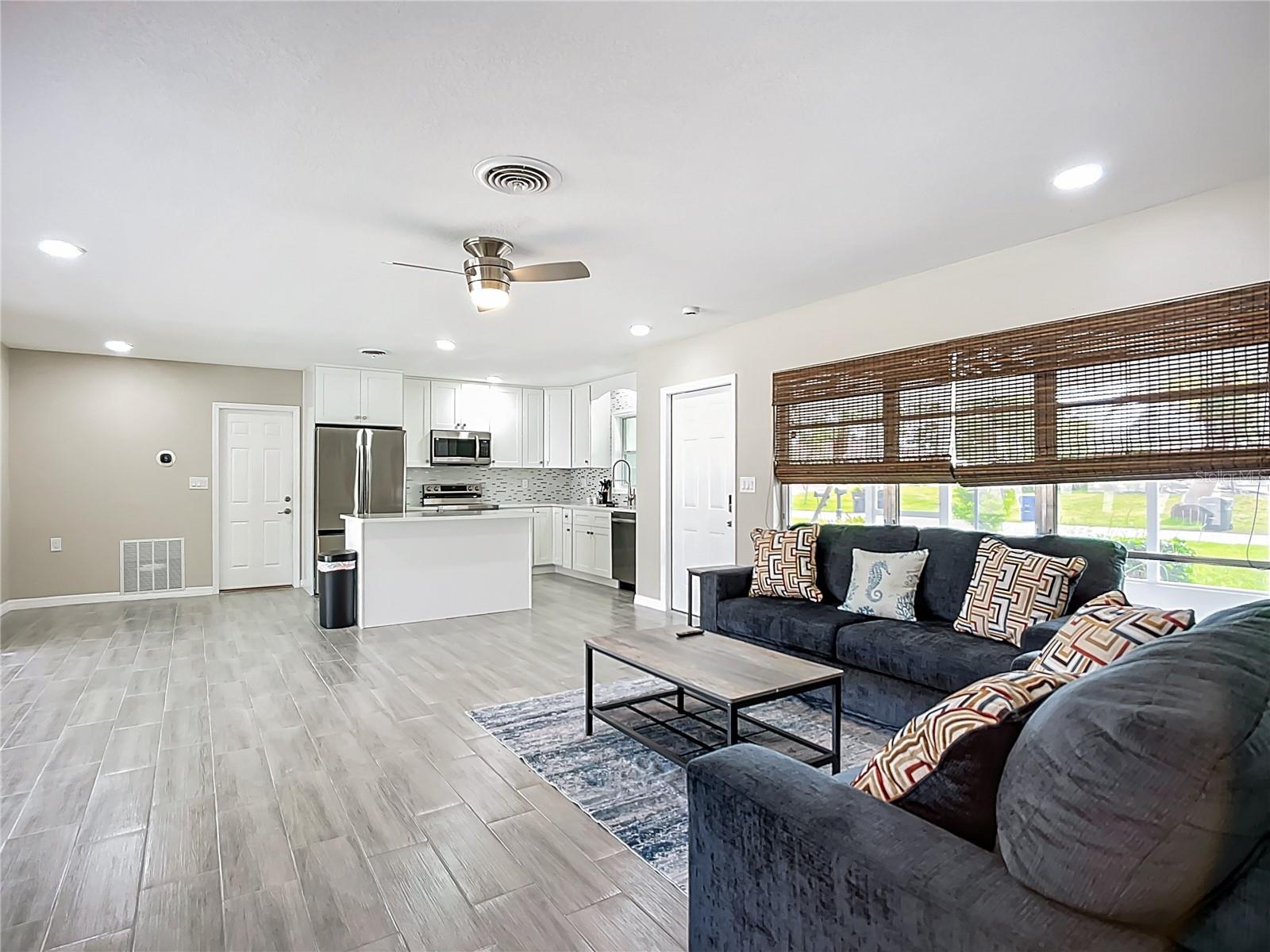 SOUTH VENICE - Residential