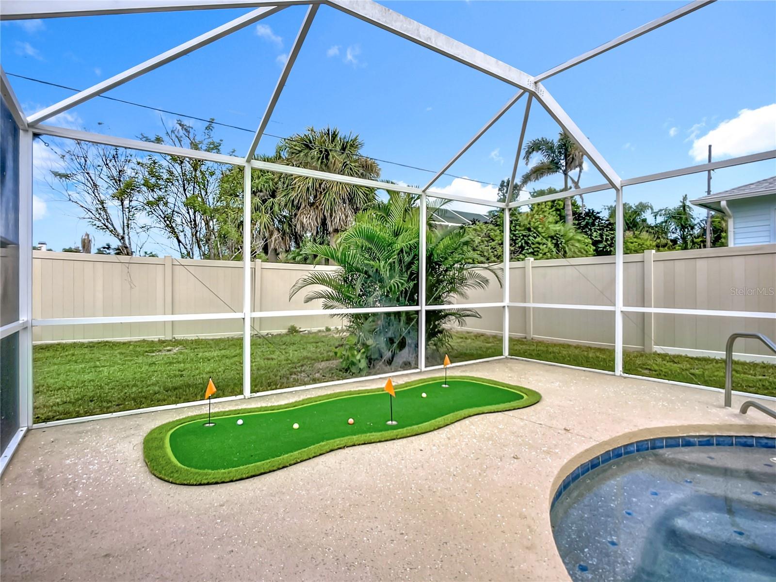 SOUTH VENICE - Residential