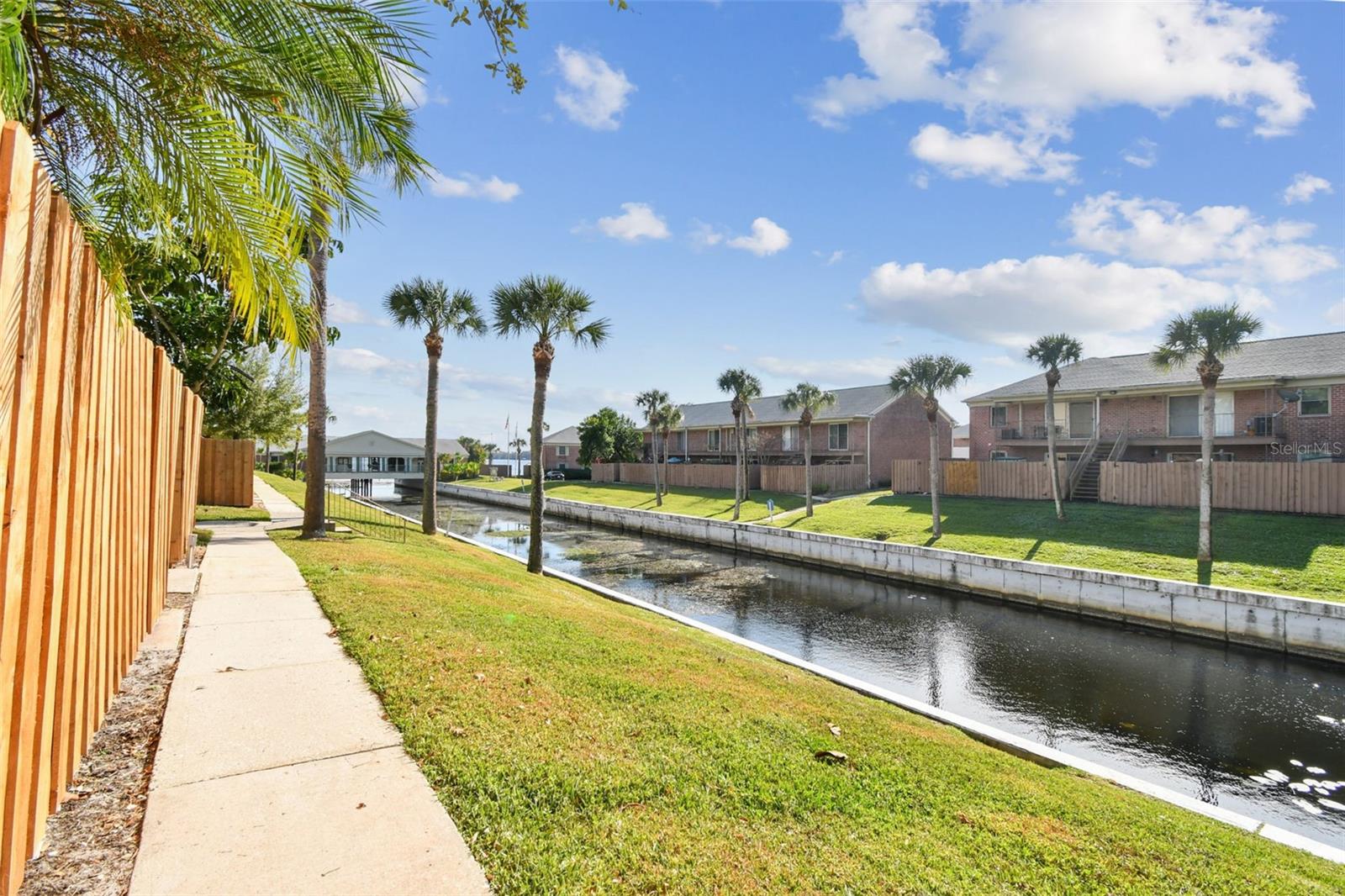 LAKE HOWELL ARMS - Residential