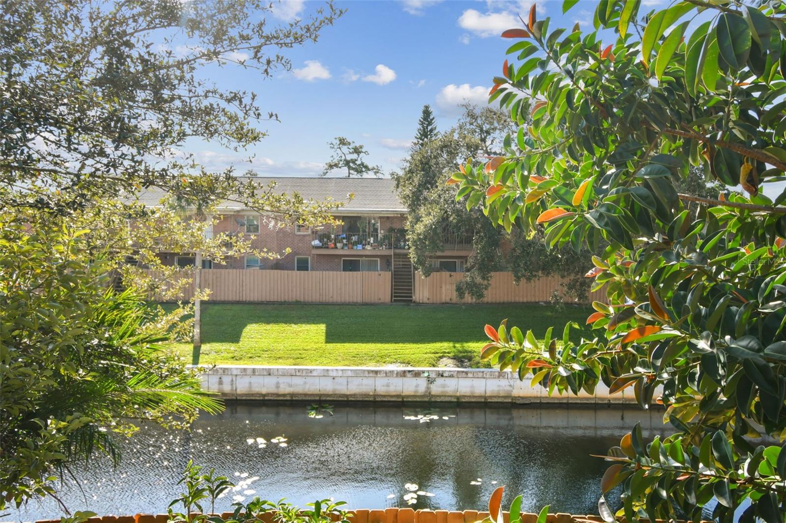 LAKE HOWELL ARMS - Residential