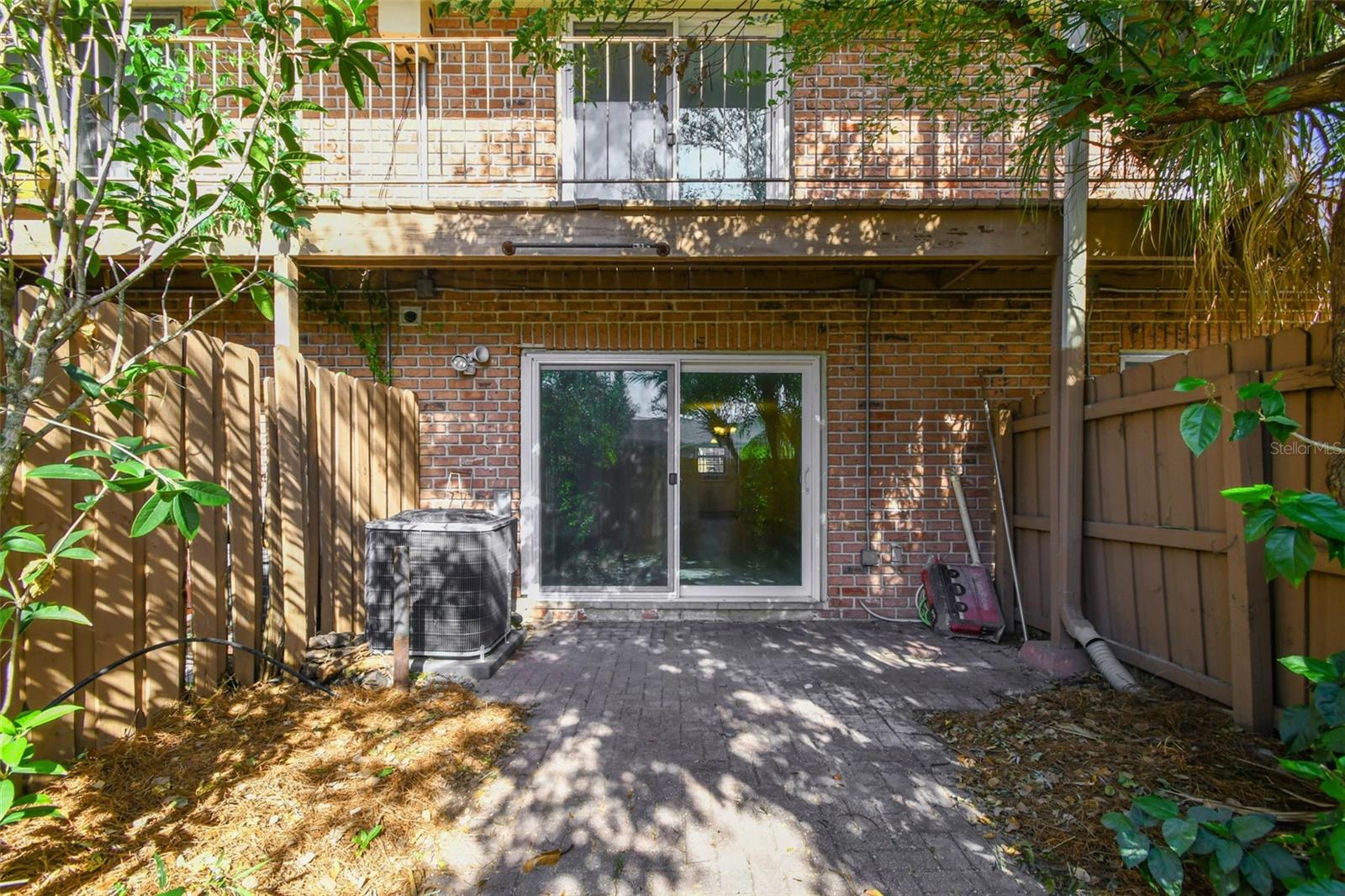 LAKE HOWELL ARMS - Residential